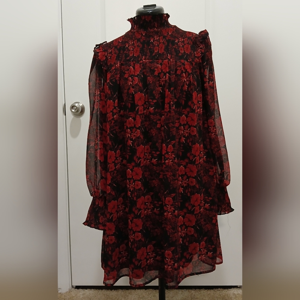 NWT Francesca's Red Flower Top - Picture 10 of 12
